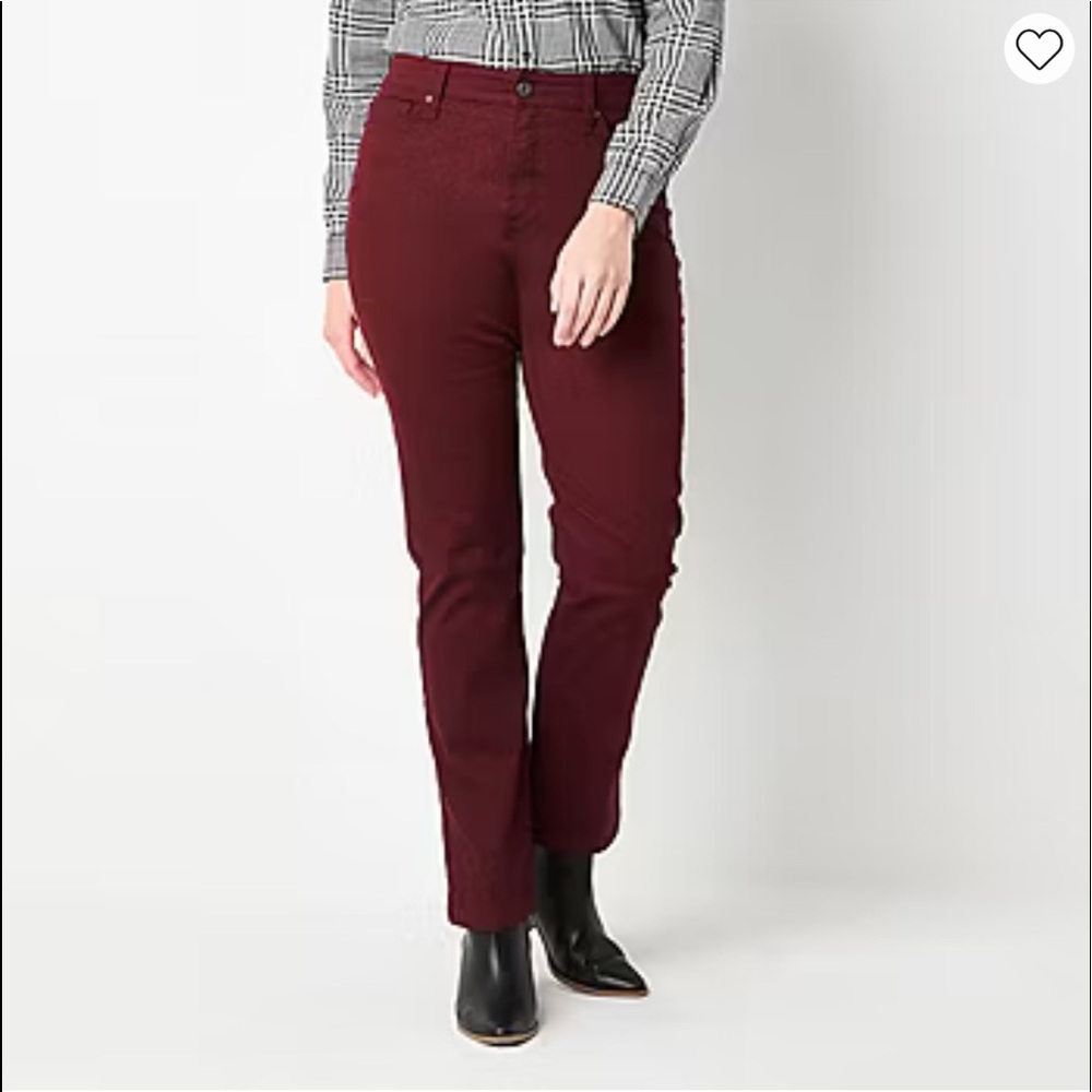 St. John's Bay Mid Rise Secretly
Slender Straight Leg Jean red sz 6